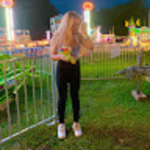 Meet your Posher, Alexis